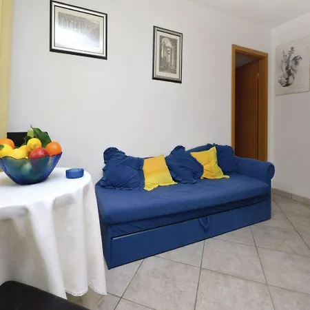 Mia Apartment Split
